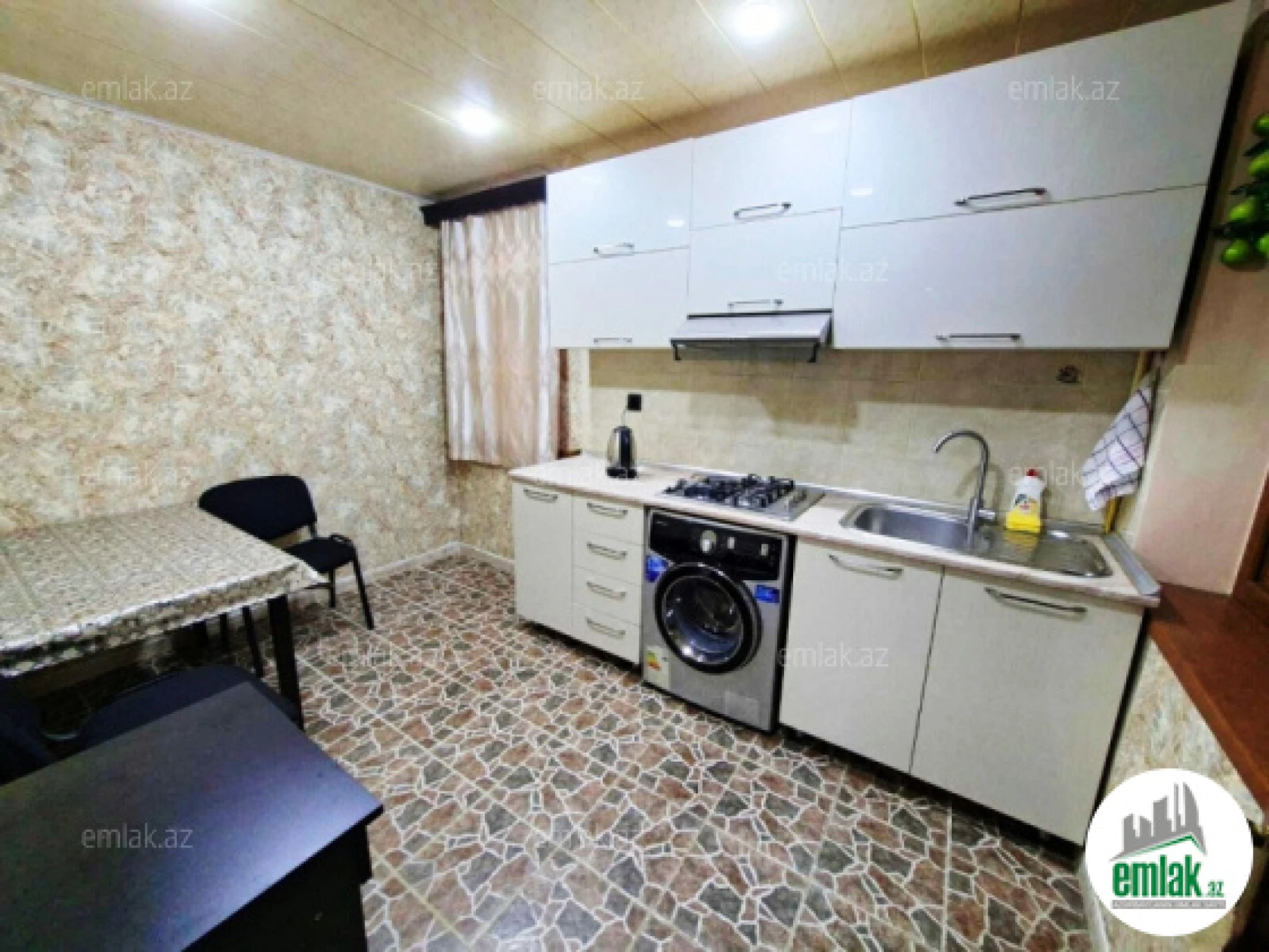 Satılır 4 otaqlı köhnə tikili 80 m²