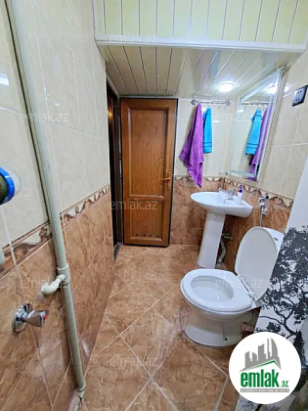 Satılır 4 otaqlı köhnə tikili 80 m²