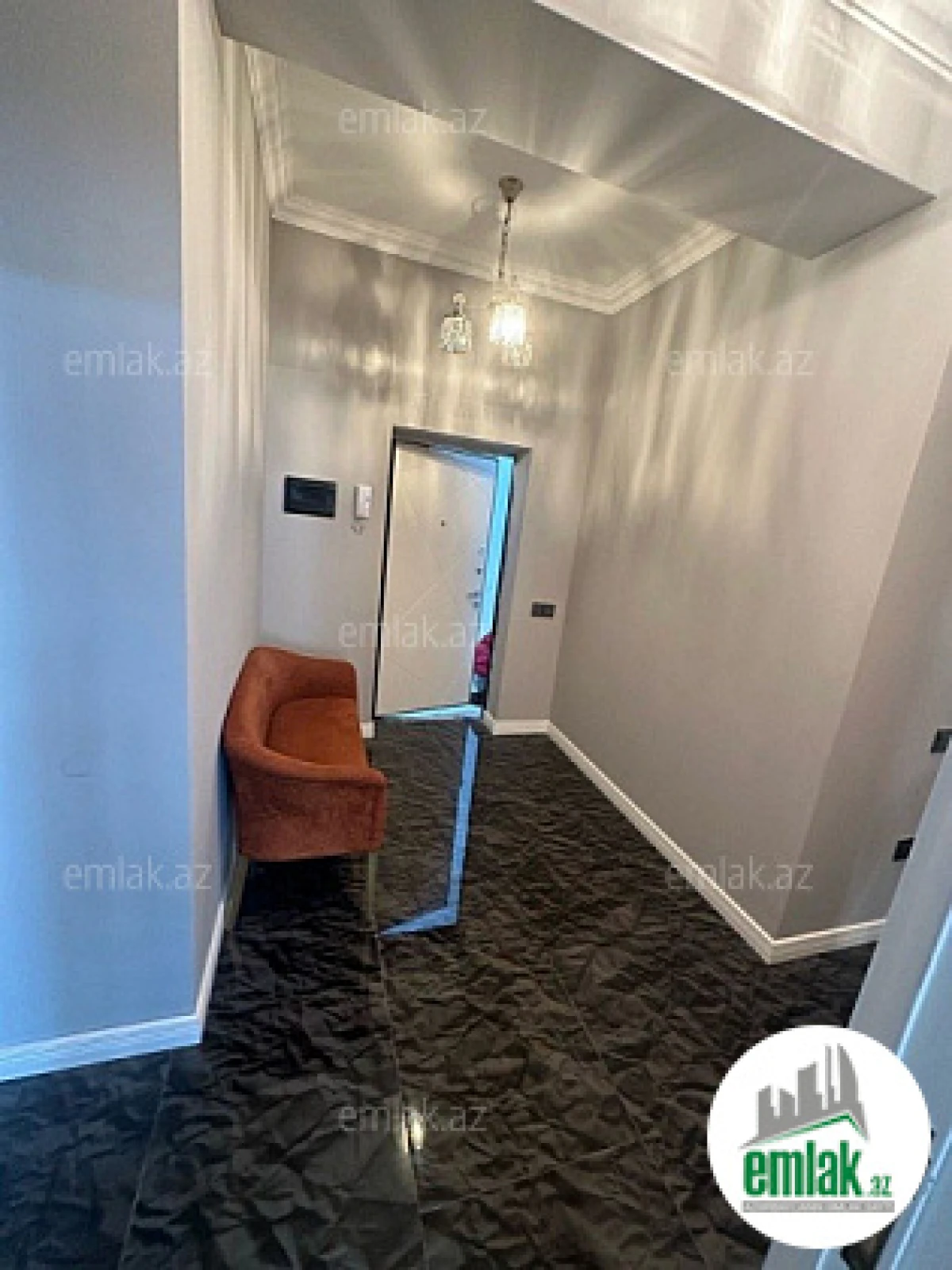 Satılır 3 otaqlı yeni tikili 105 m²