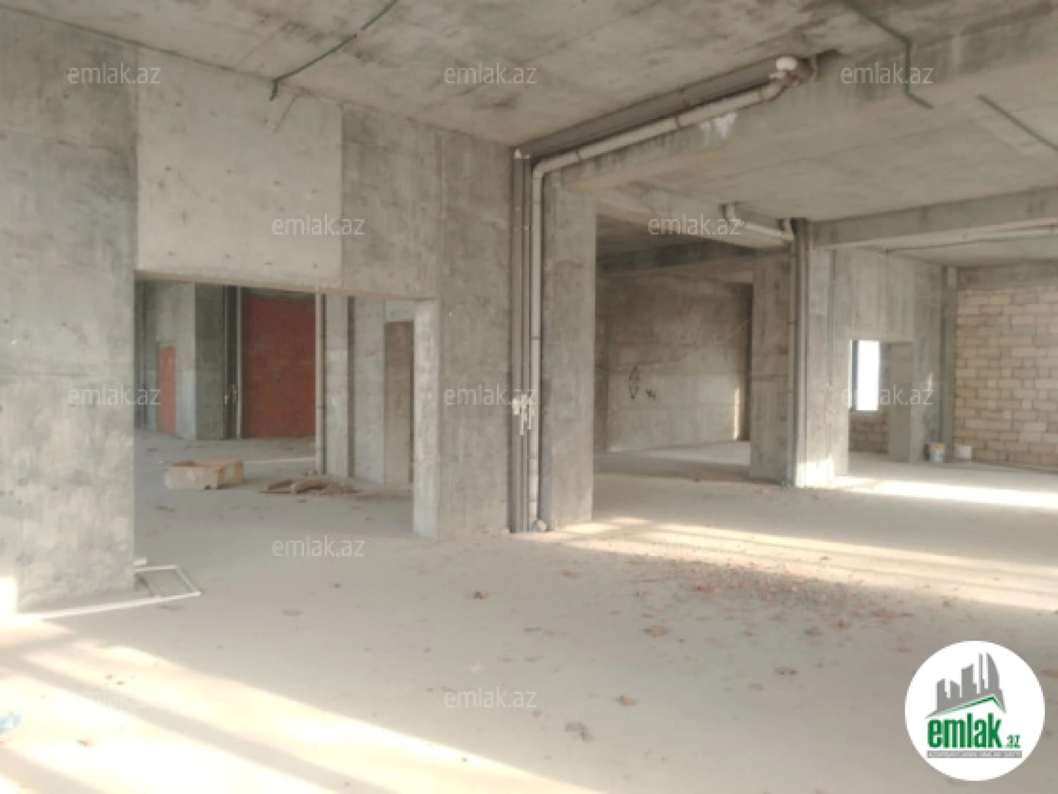 Satılır 6 otaqlı obyekt 300 m²