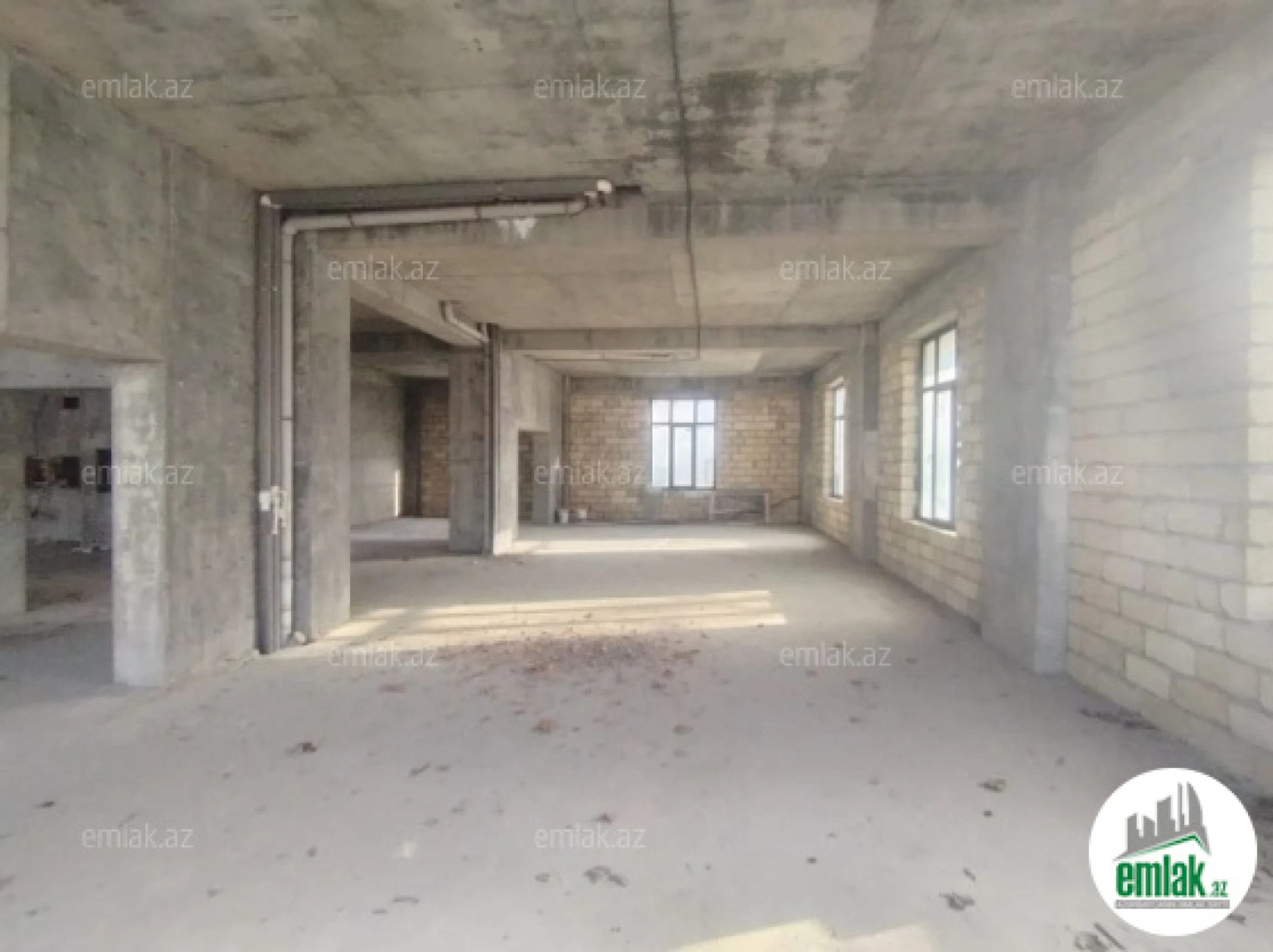 Satılır 6 otaqlı obyekt 300 m²