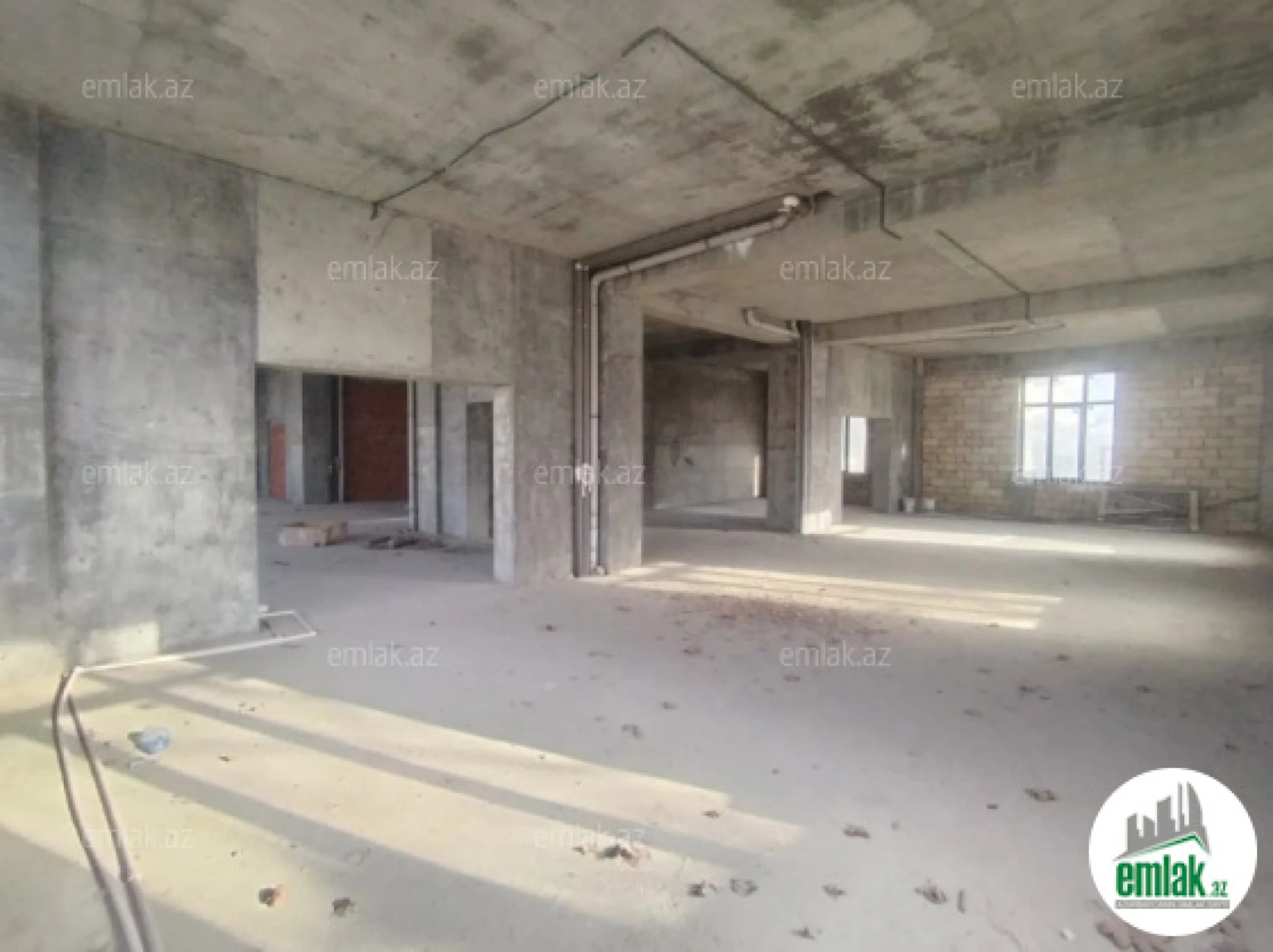 Satılır 6 otaqlı obyekt 300 m²