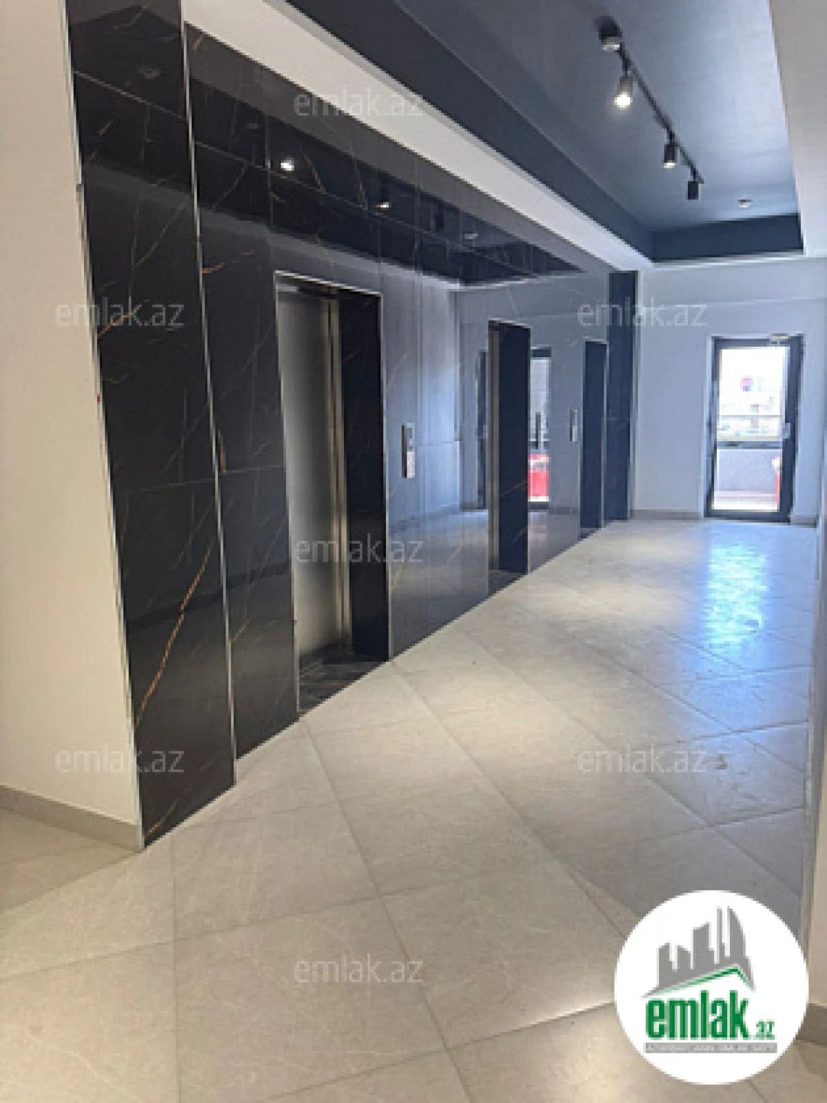 Satılır 2 otaqlı yeni tikili 90 m²