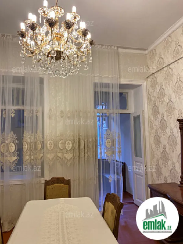 Satılır 1 otaqlı köhnə tikili 40 m²