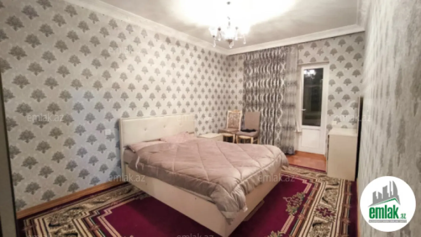 Satılır 3 otaqlı köhnə tikili 85 m²