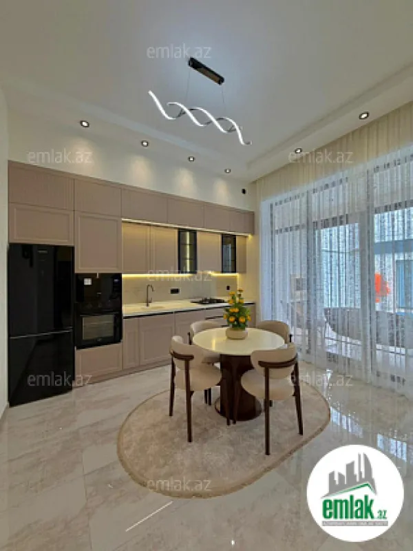 Satılır 4 otaqlı mənzil 170 m²