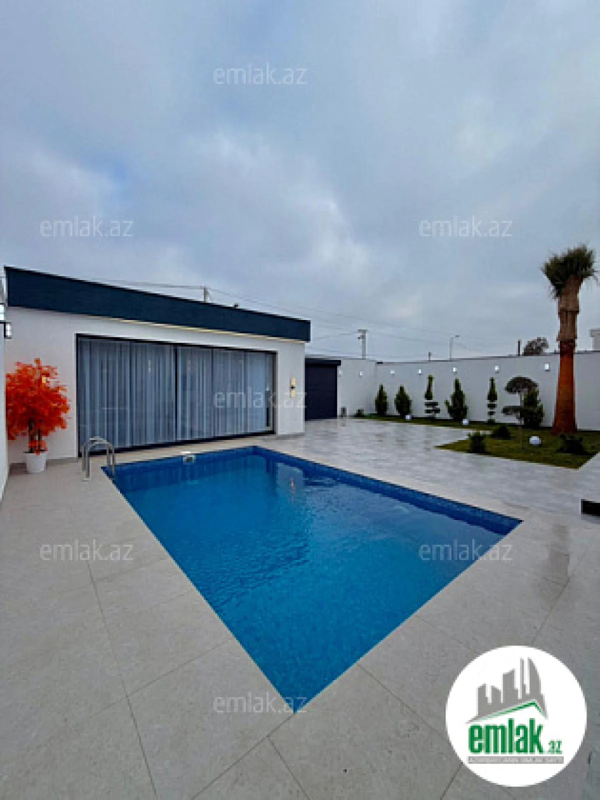 Satılır 4 otaqlı mənzil 170 m²