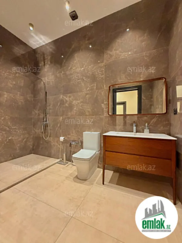 Satılır 5 otaqlı mənzil 300 m²