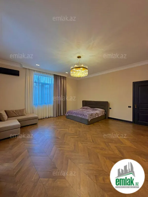 Satılır 5 otaqlı mənzil 300 m²
