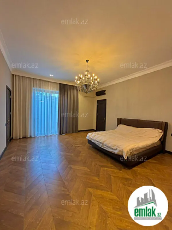 Satılır 5 otaqlı mənzil 300 m²