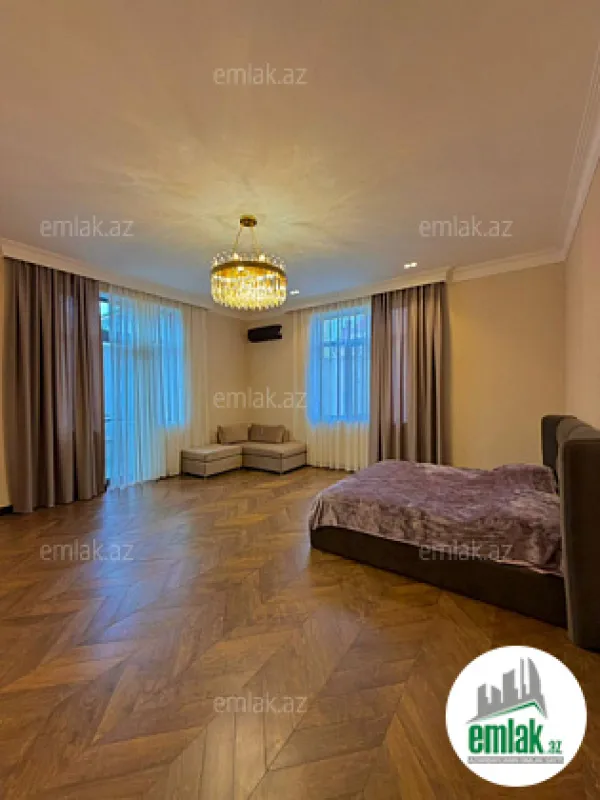 Satılır 5 otaqlı mənzil 300 m²