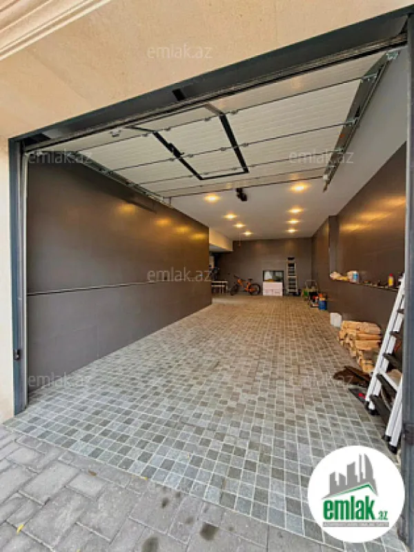 Satılır 5 otaqlı mənzil 300 m²