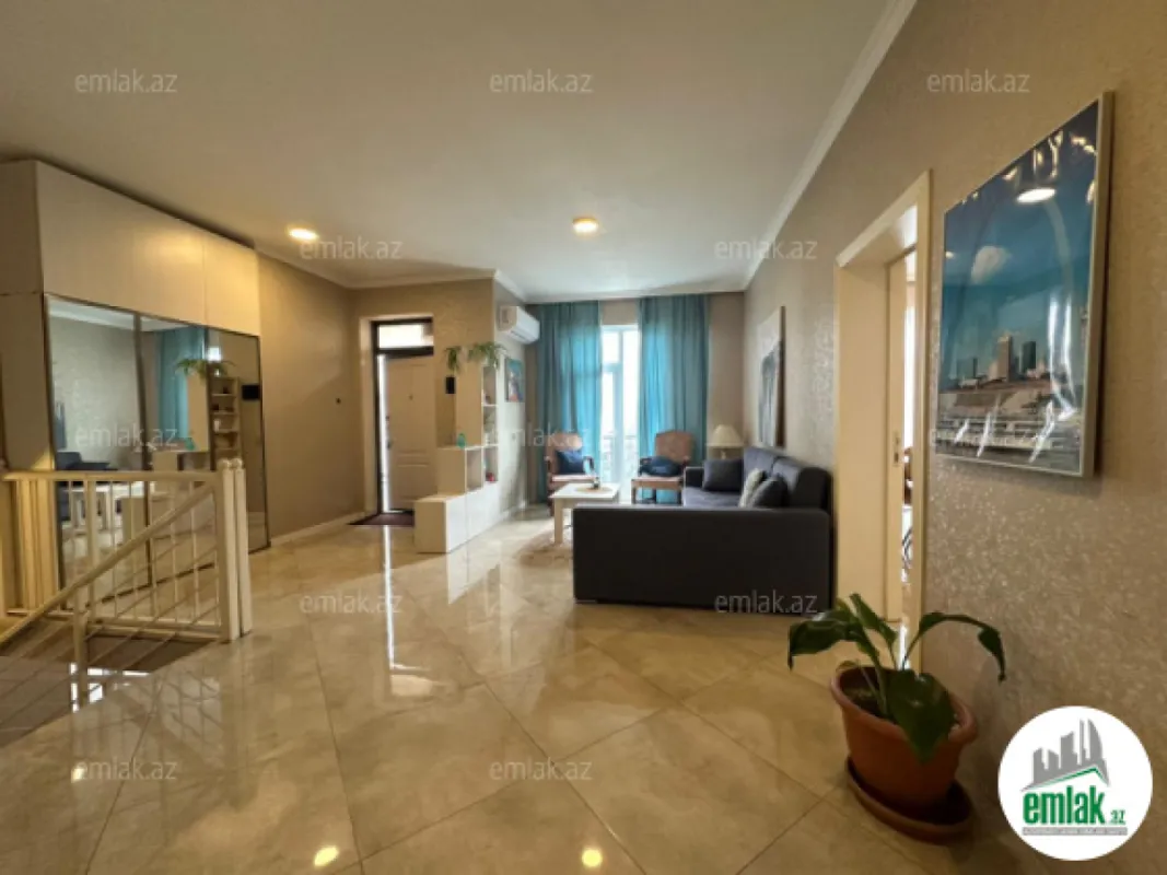 Satılır 13 otaqlı həyət evi 500 m²