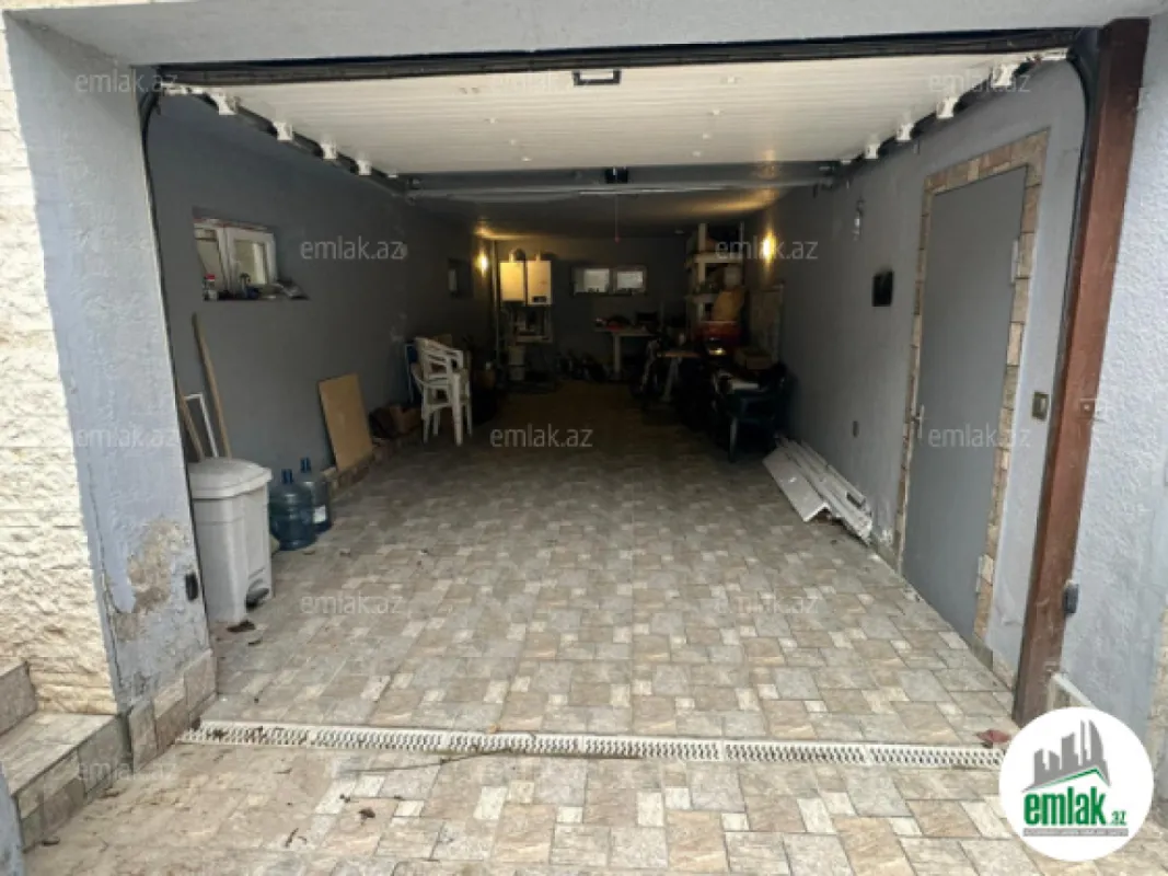 Satılır 13 otaqlı həyət evi 500 m²