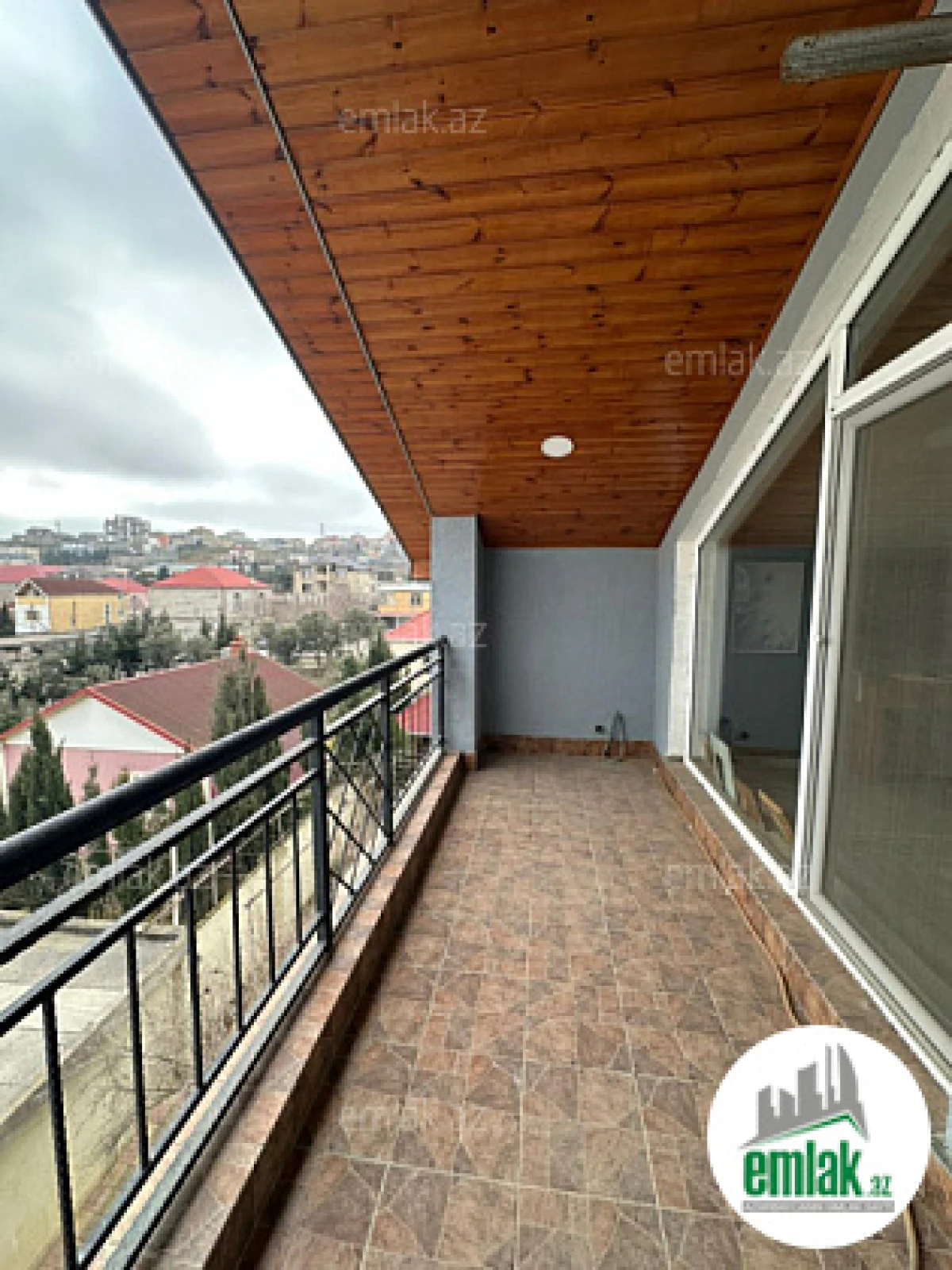Satılır 13 otaqlı həyət evi 500 m²