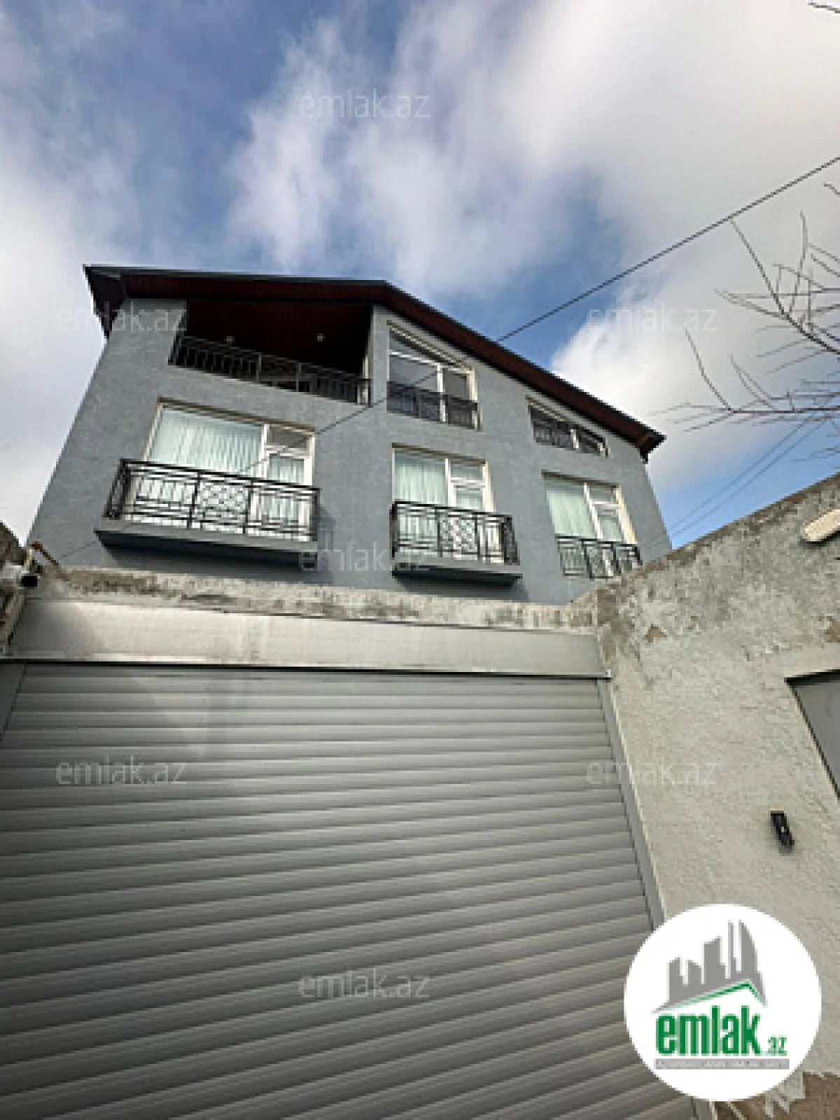 Satılır 13 otaqlı həyət evi 500 m²