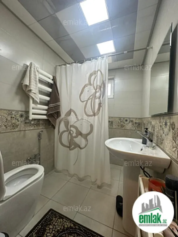 Satılır 13 otaqlı həyət evi 500 m²