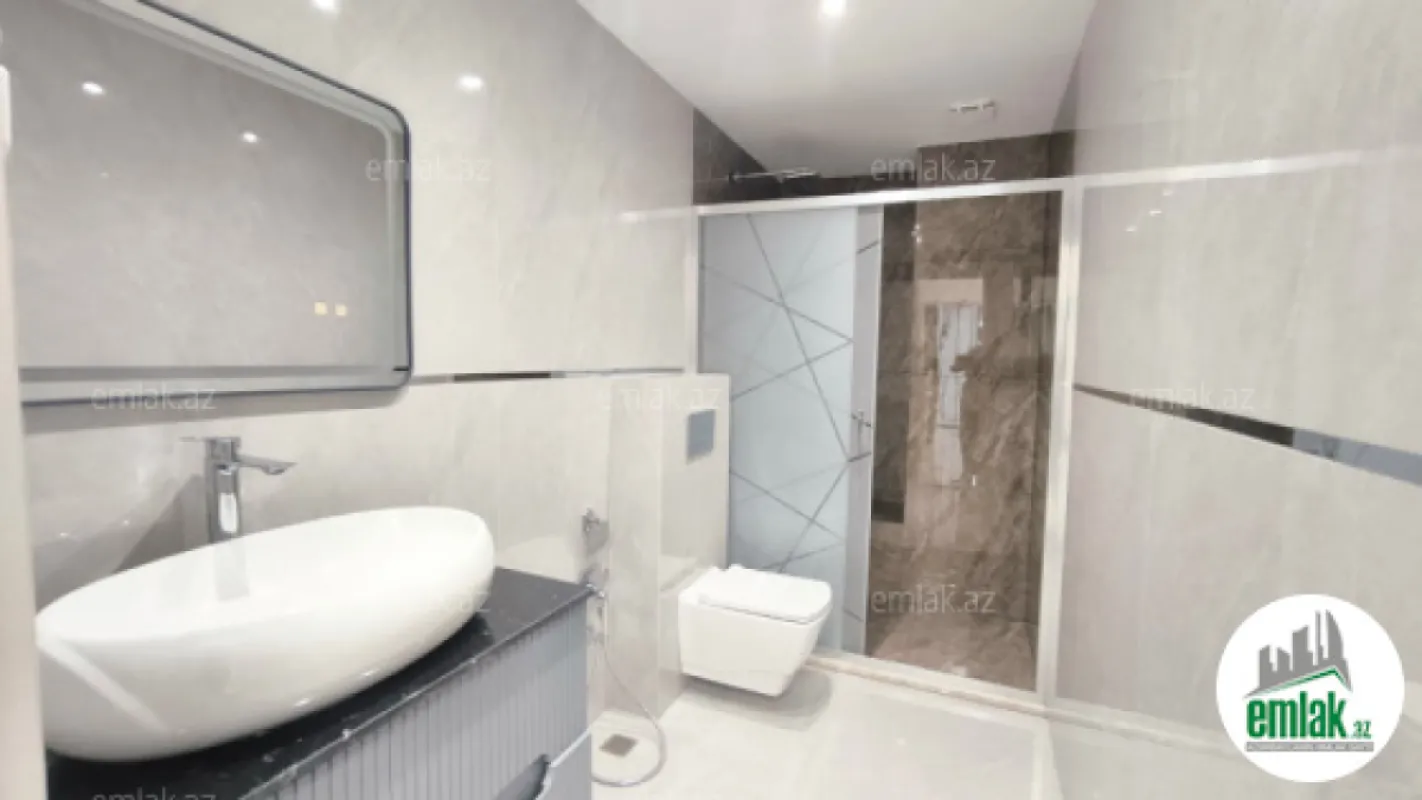 Satılır 3 otaqlı yeni tikili 128 m²