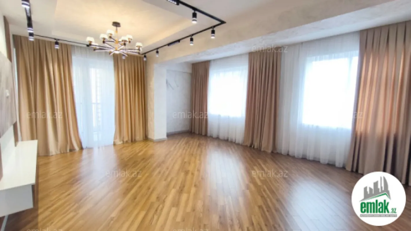 Satılır 3 otaqlı yeni tikili 128 m²