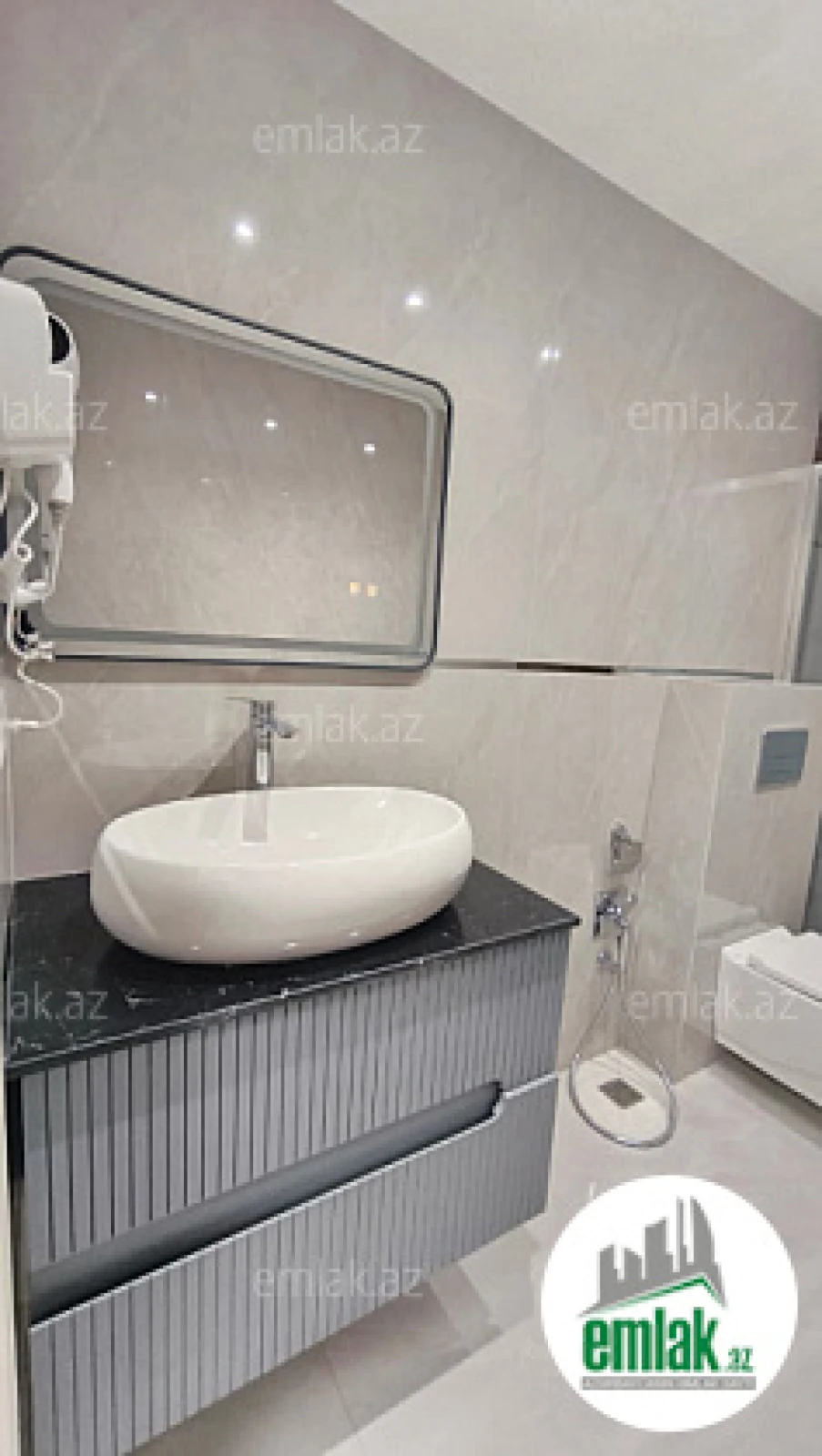 Satılır 3 otaqlı yeni tikili 128 m²