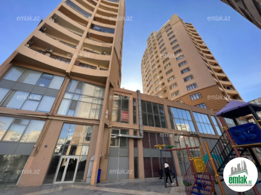 Satılır 3 otaqlı yeni tikili 150 m²