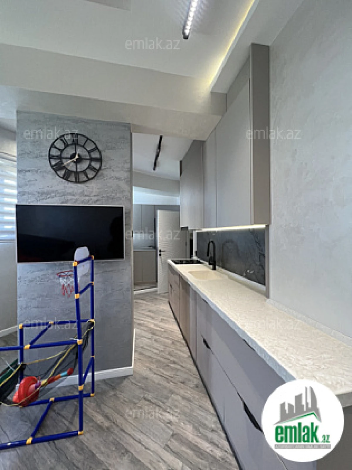 Satılır 3 otaqlı yeni tikili 150 m²