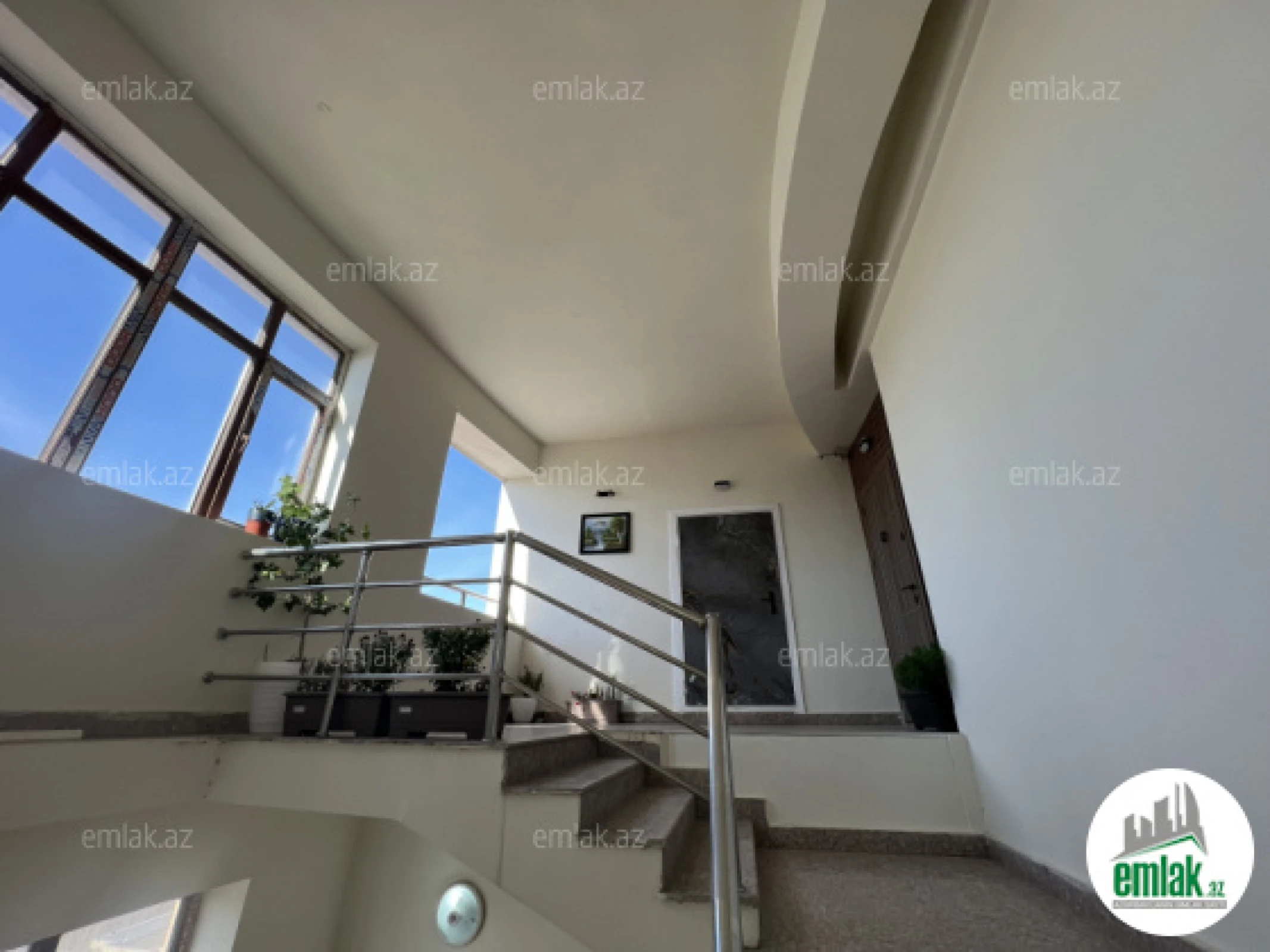 Satılır 3 otaqlı yeni tikili 150 m²