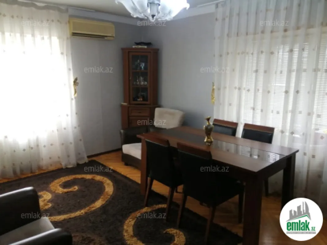 Satılır 3 otaqlı köhnə tikili 90 m²