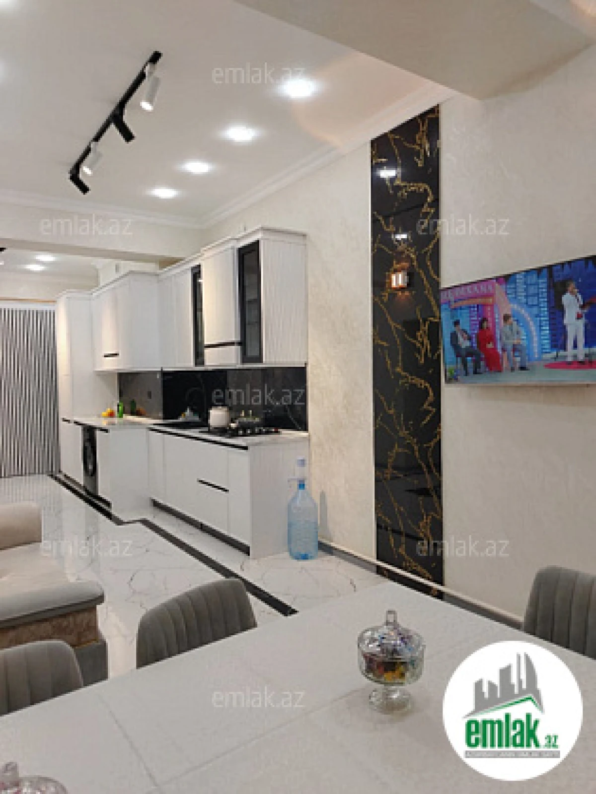 Satılır 3 otaqlı yeni tikili 98 m²