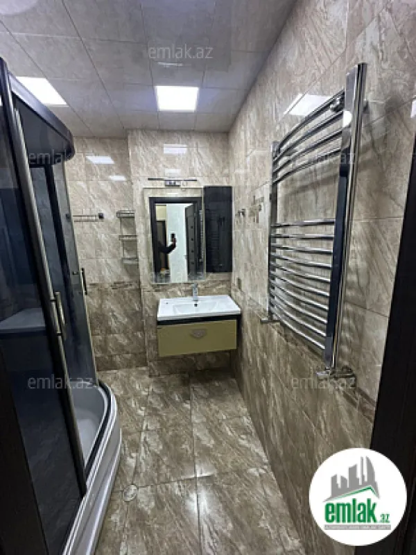 Satılır 3 otaqlı yeni tikili 125 m²