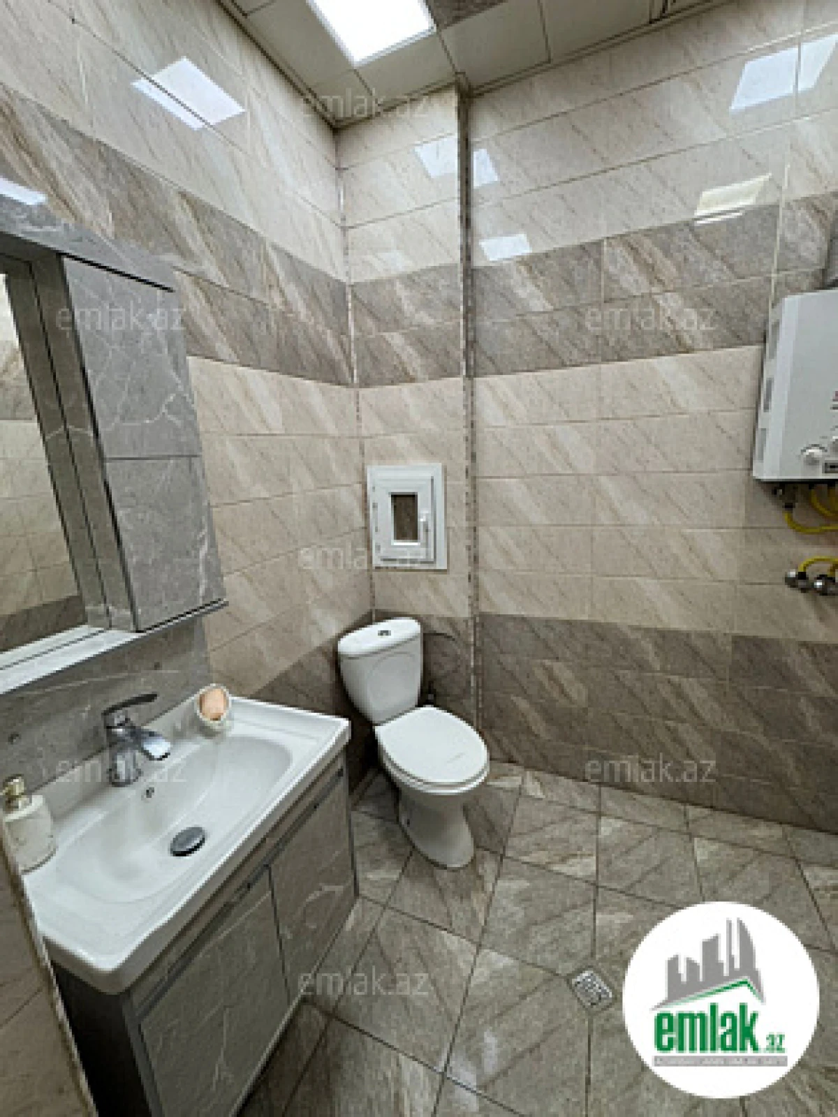 Satılır 3 otaqlı köhnə tikili 74 m²