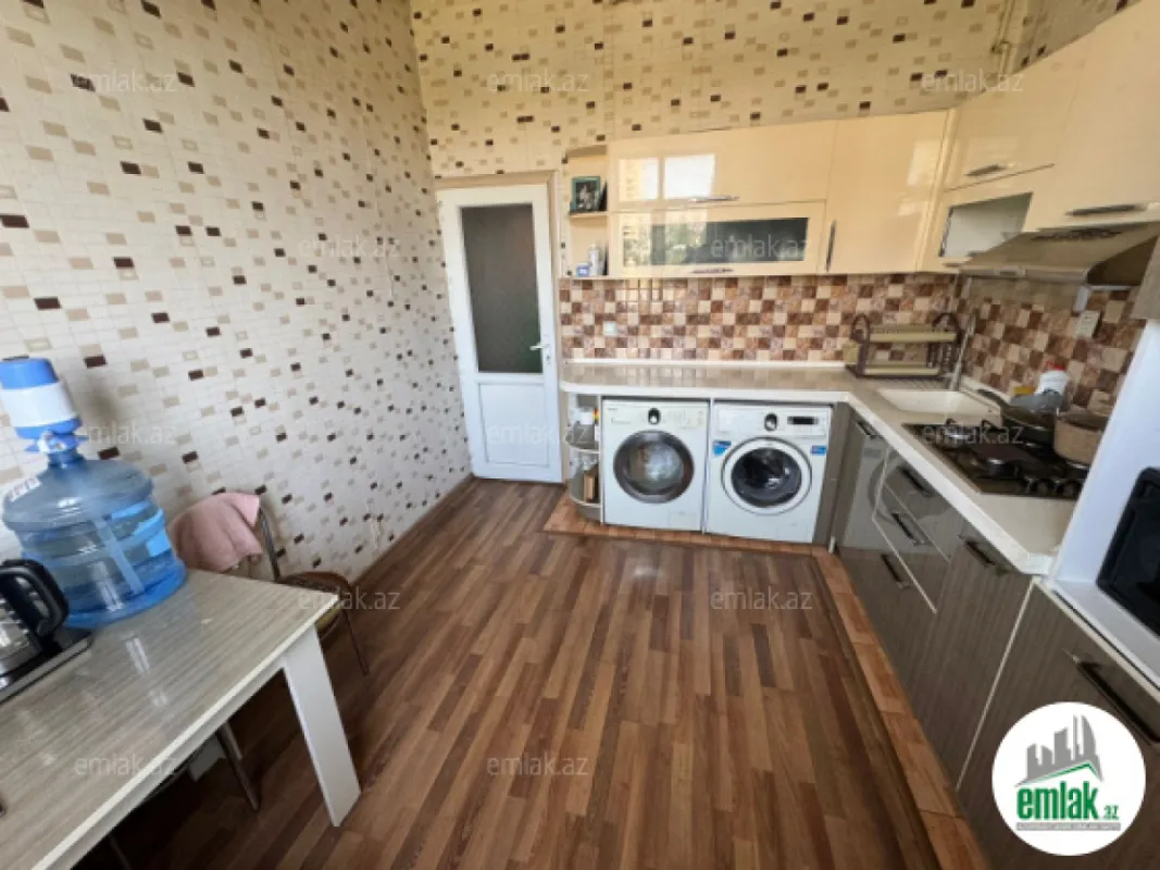 Satılır 3 otaqlı köhnə tikili 74 m²