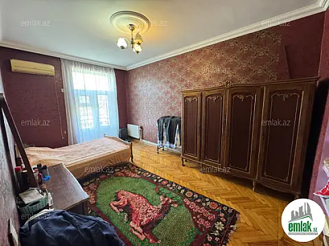 Satılır 3 otaqlı köhnə tikili 74 m²