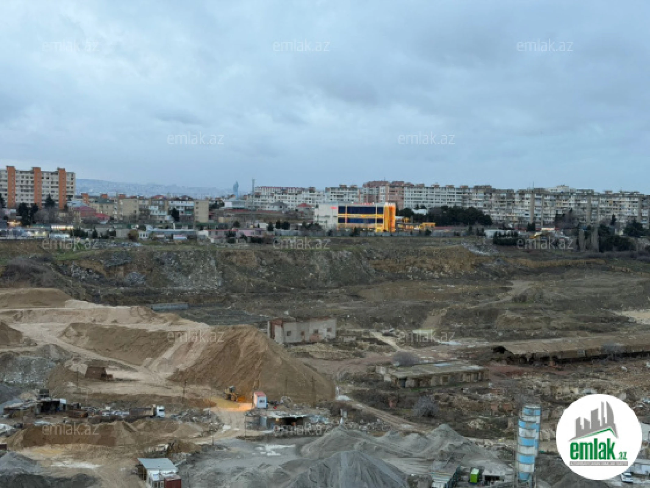 Satılır 3 otaqlı yeni tikili 80 m²