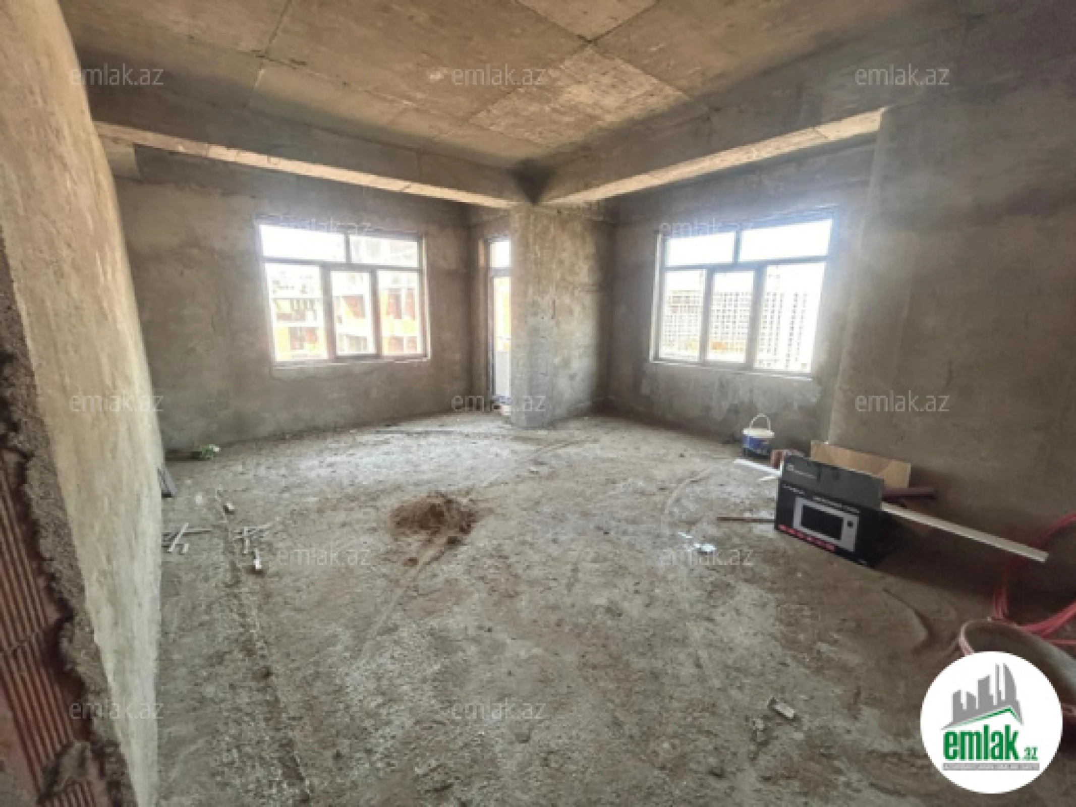 Satılır 3 otaqlı yeni tikili 130 m²