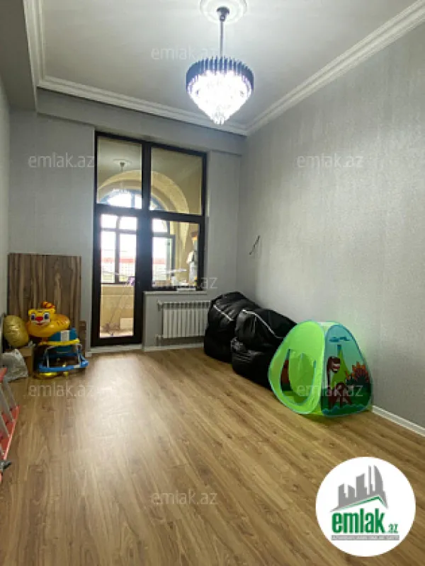 Satılır 4 otaqlı yeni tikili 143 m²