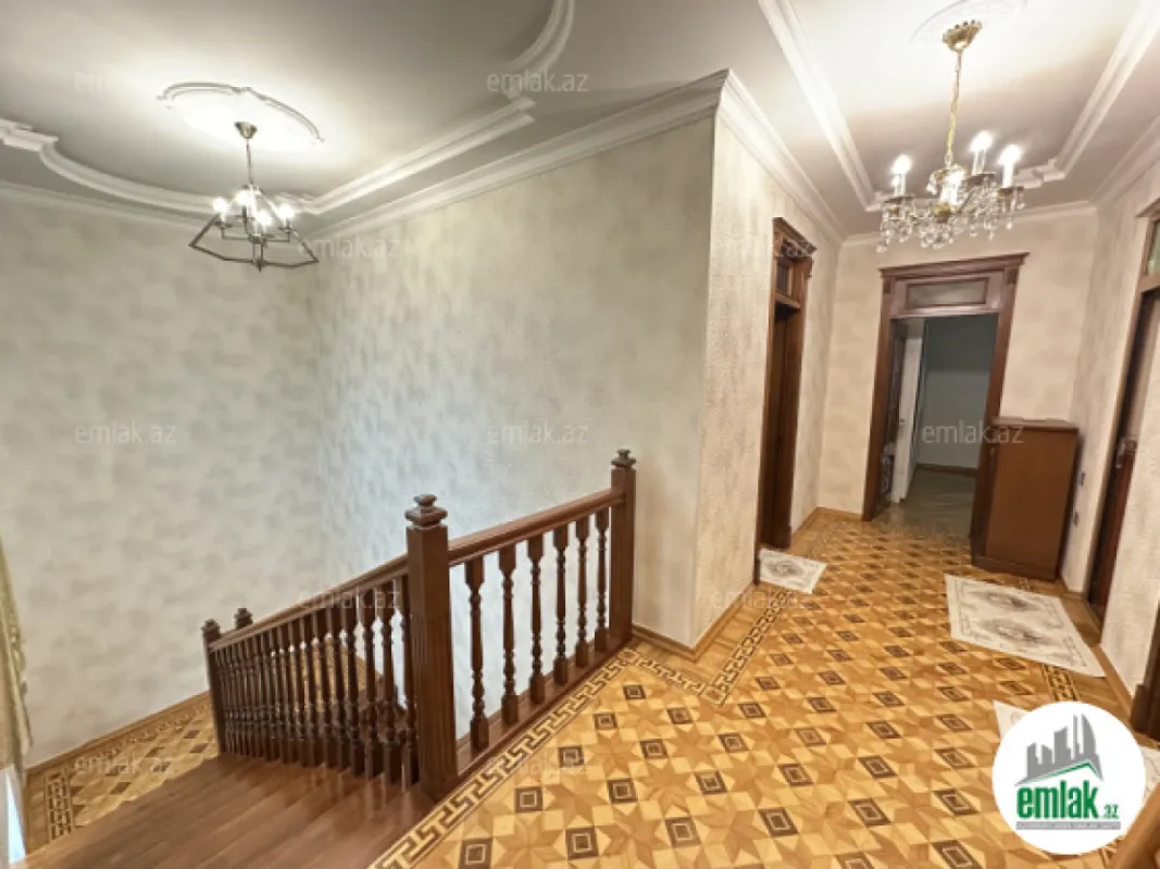 Satılır 5 otaqlı həyət evi 200 m²