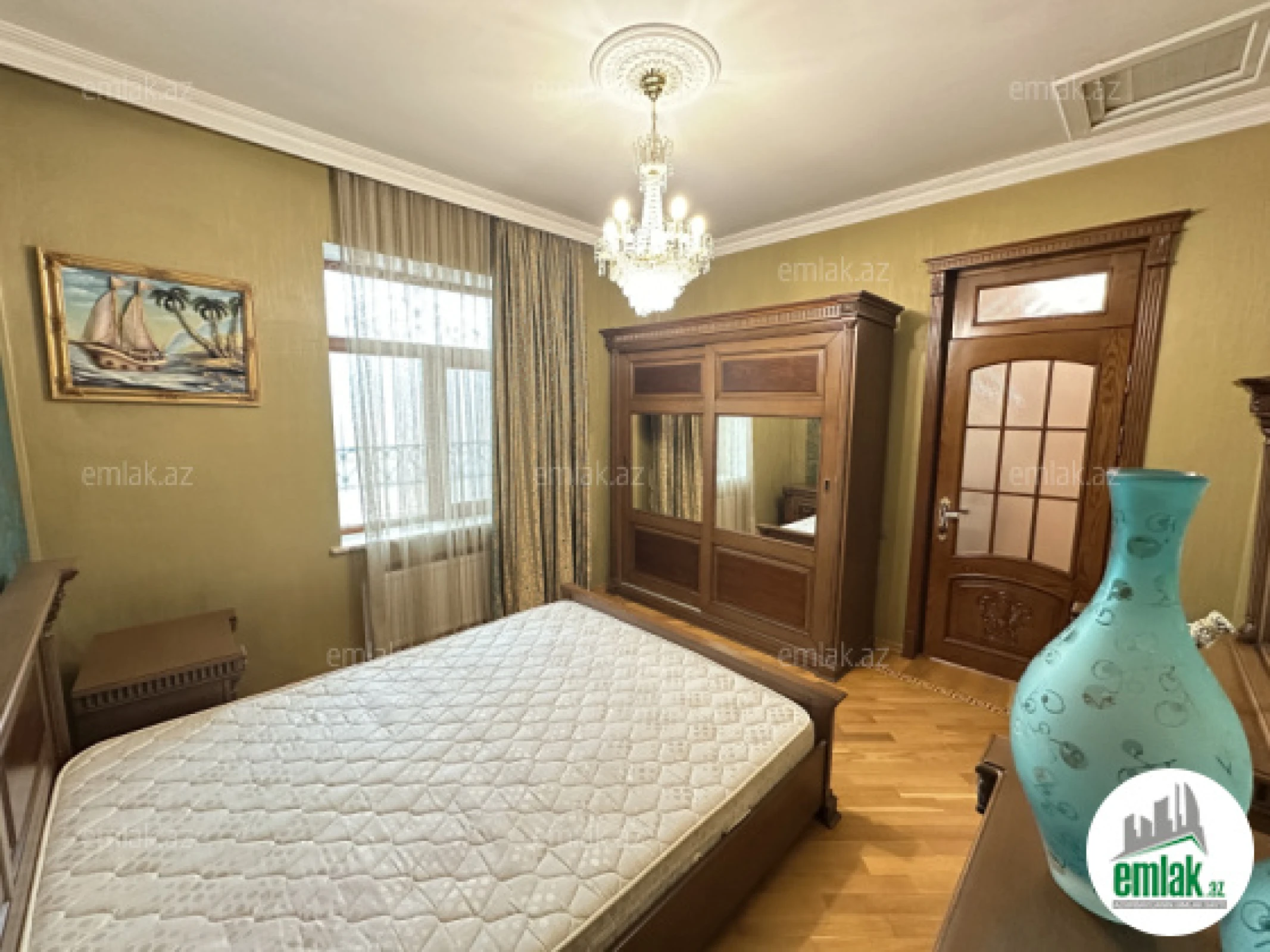 Satılır 5 otaqlı həyət evi 200 m²