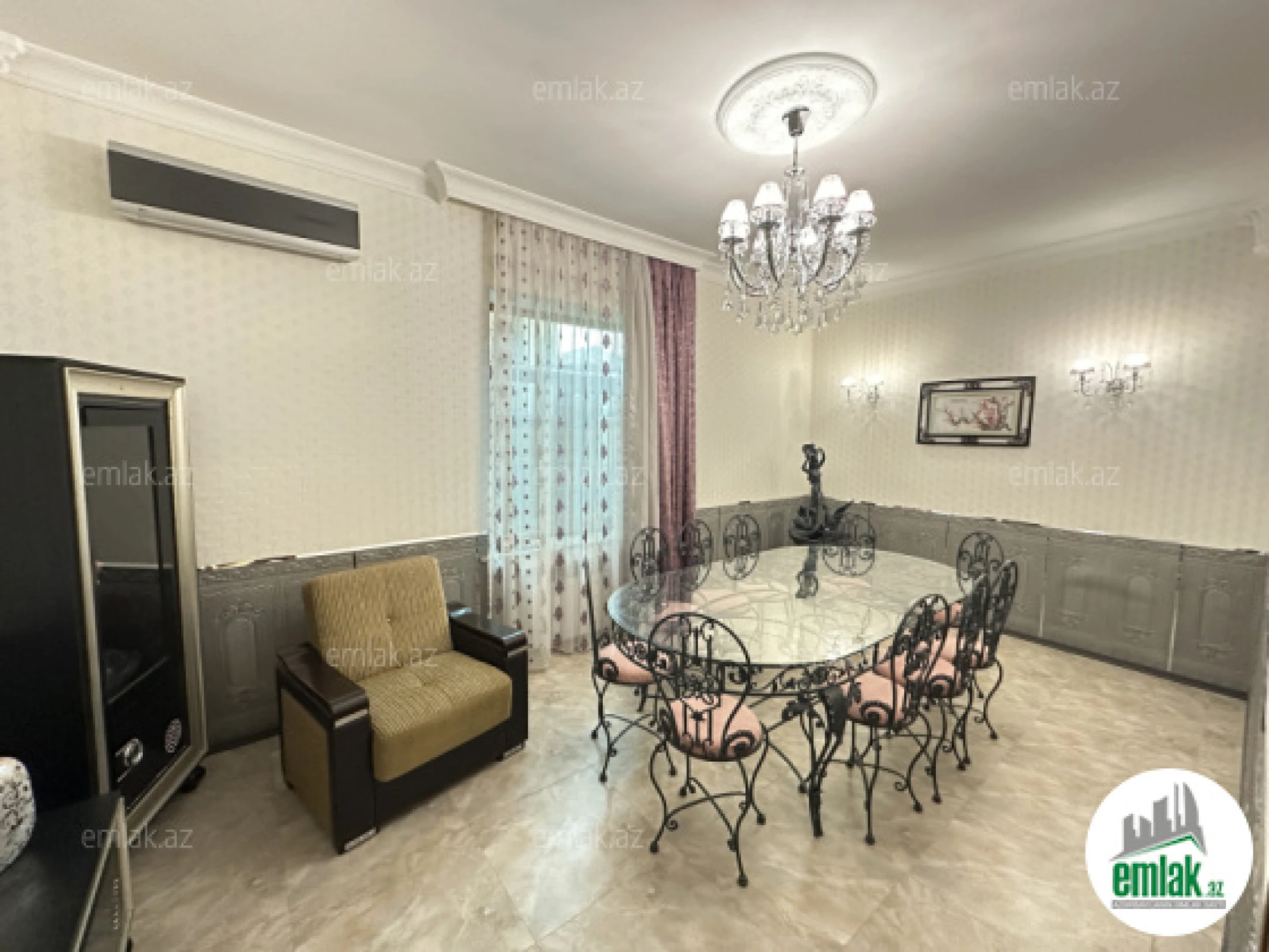 Satılır 5 otaqlı həyət evi 200 m²