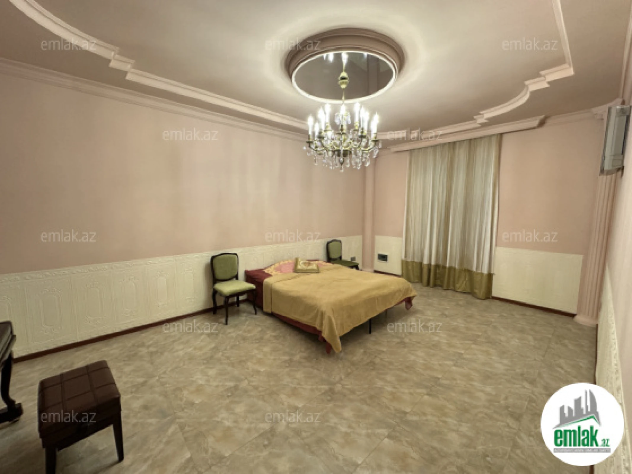 Satılır 5 otaqlı həyət evi 200 m²