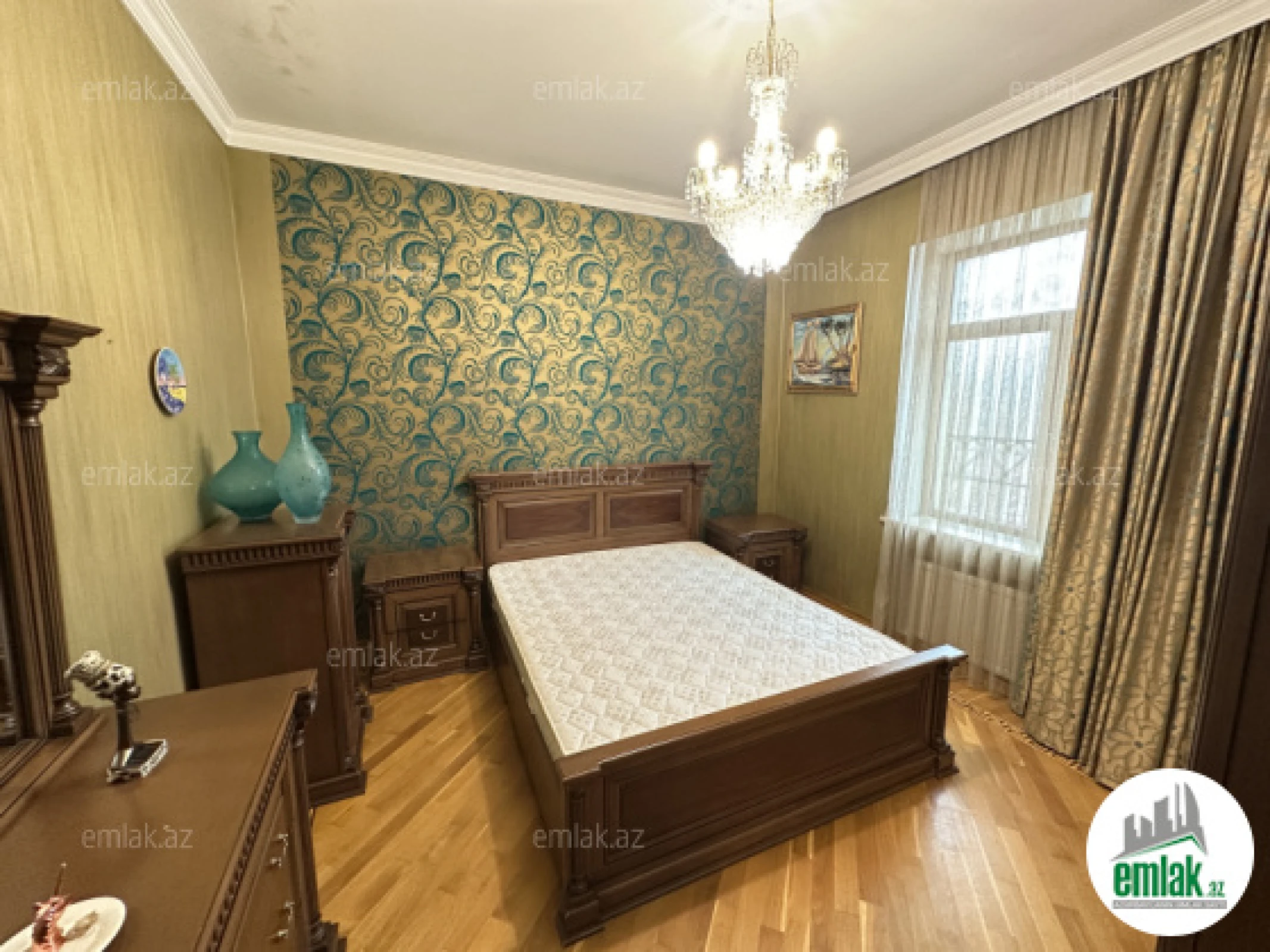 Satılır 5 otaqlı həyət evi 200 m²