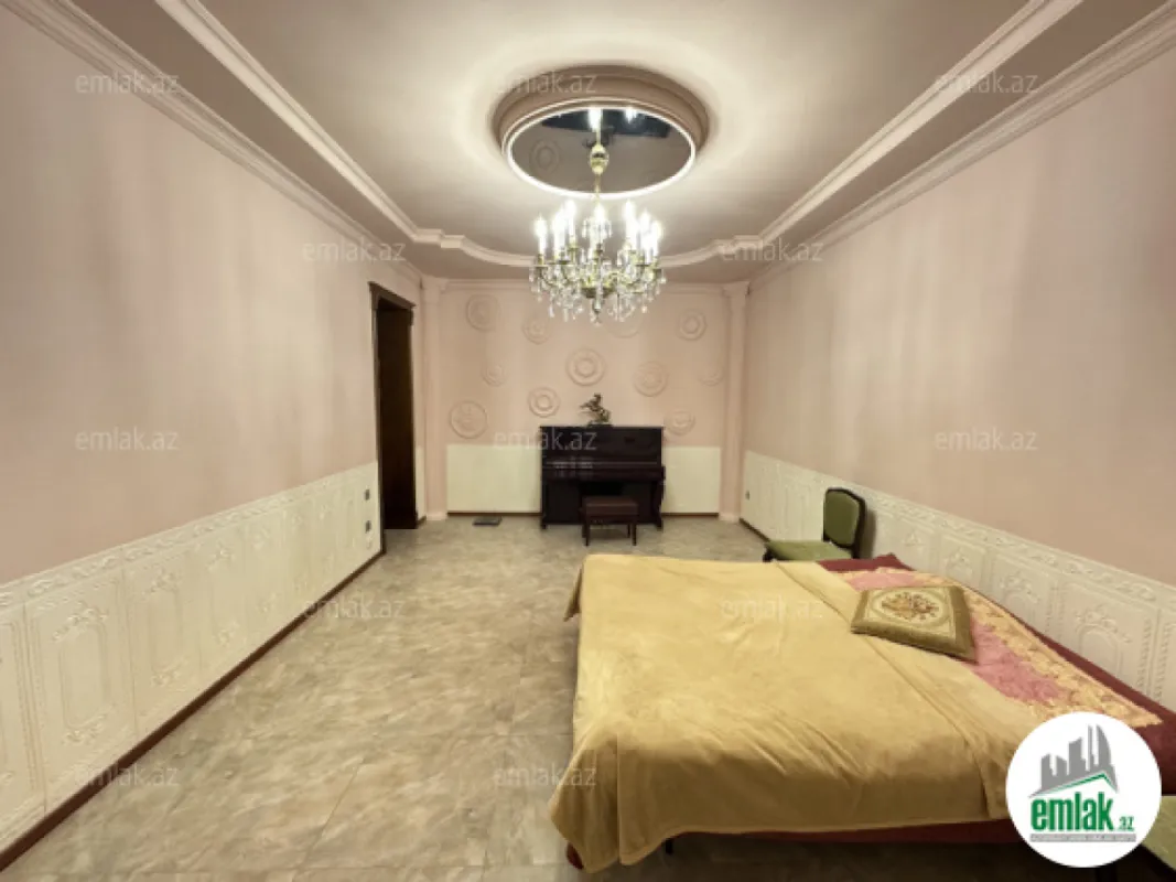Satılır 5 otaqlı həyət evi 200 m²