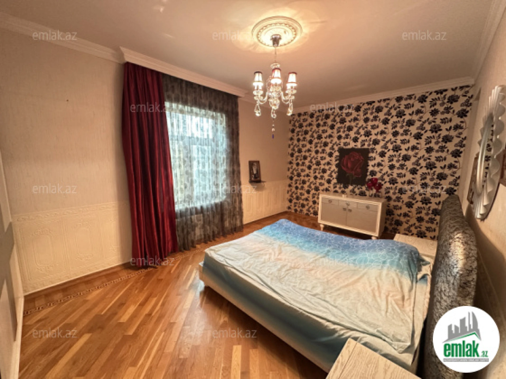 Satılır 5 otaqlı həyət evi 200 m²