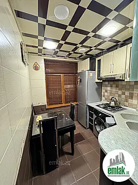 Satılır 2 otaqlı köhnə tikili 60 m²