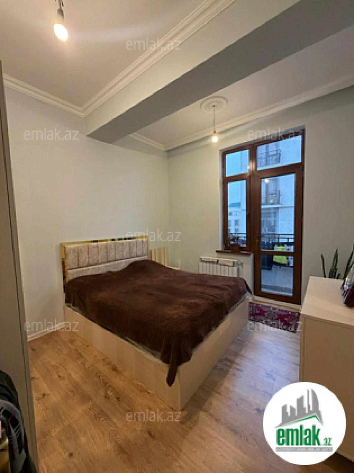 Satılır 4 otaqlı yeni tikili 130 m²