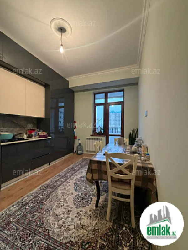 Satılır 4 otaqlı yeni tikili 130 m²
