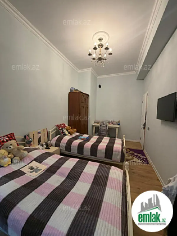 Satılır 4 otaqlı yeni tikili 130 m²