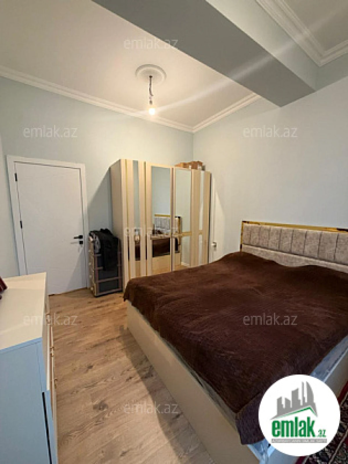 Satılır 4 otaqlı yeni tikili 130 m²