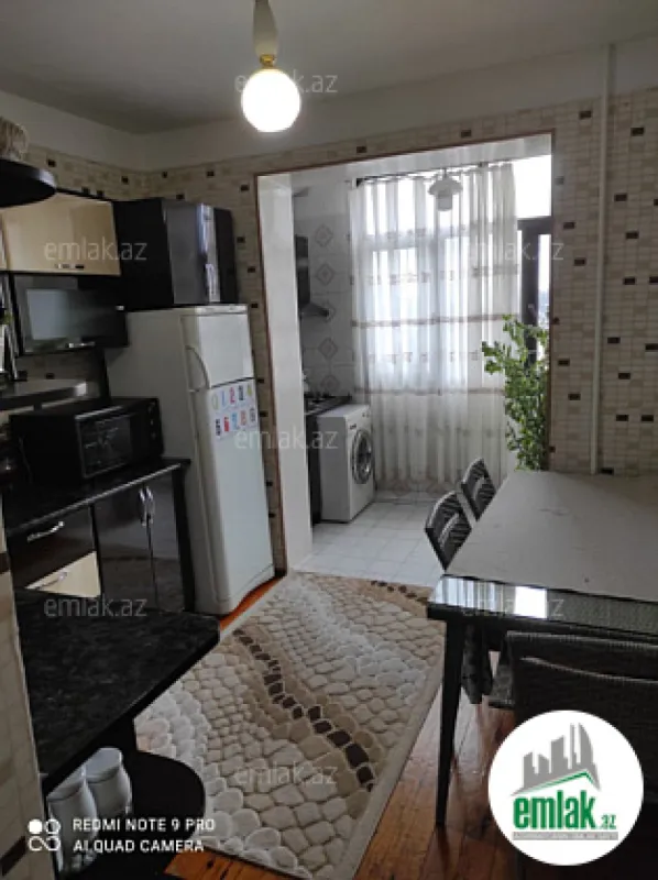 Satılır 3 otaqlı köhnə tikili 85 m²