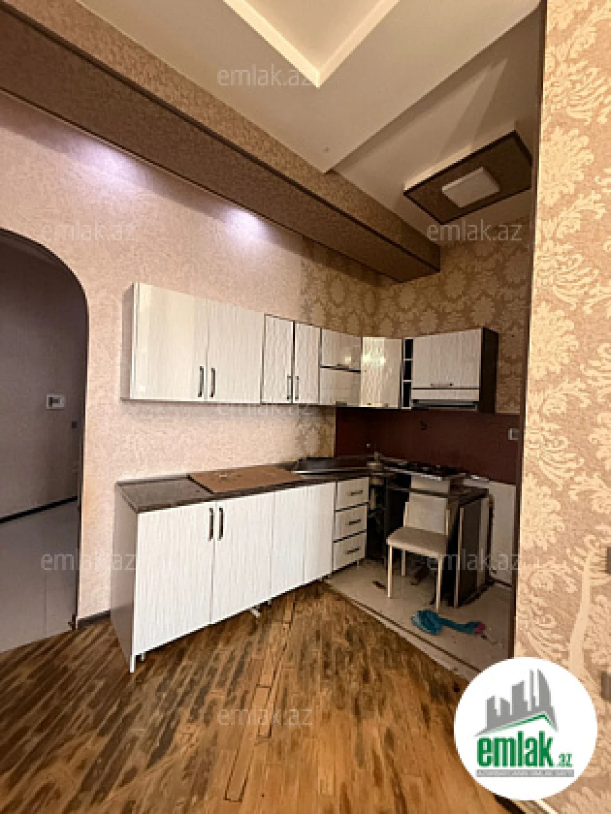 Satılır 3 otaqlı yeni tikili 100 m²